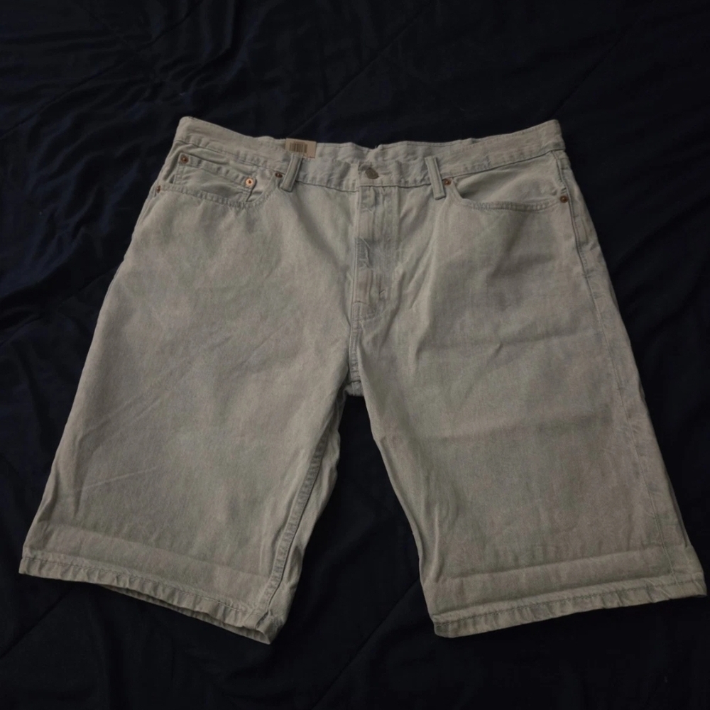 Levi 502 Regular Taper Light Wash Shorts‎ Size 40 Waist
